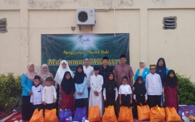 RINBI GELAR MAULID NABI, TEBAR KEBAHAGIAAN UNTUK 100 ANAK YATIM DAN DHUAFA